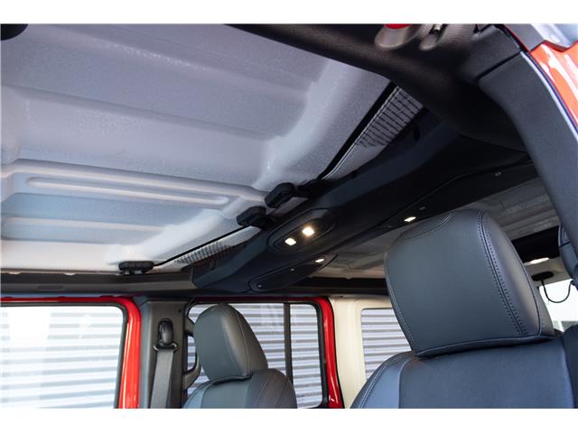 2025 Jeep Wrangler Sahara (Stk: 25551) in London - Image 10 of 24