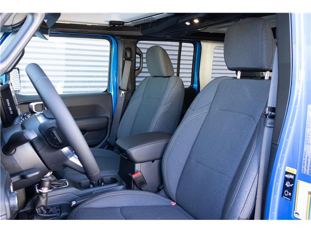 2025 Jeep Wrangler Sahara (Stk: 25552) in London - Image 8 of 22