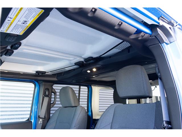 2025 Jeep Wrangler Sahara (Stk: 25552) in London - Image 10 of 22