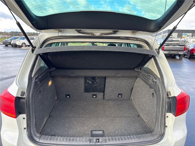 2017 Volkswagen Tiguan Wolfsburg Edition (Stk: C354093L) in Cranbrook - Image 18 of 19