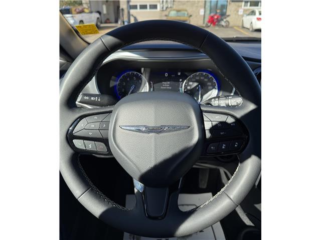 2022 Chrysler Pacifica Touring (Stk: 250998) in North Bay - Image 9 of 20