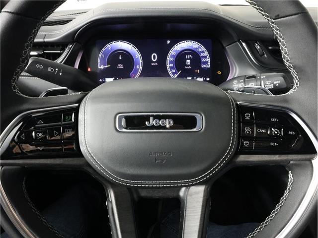 2025 Jeep Grand Cherokee Overland (Stk: 25J238) in Calgary - Image 17 of 20