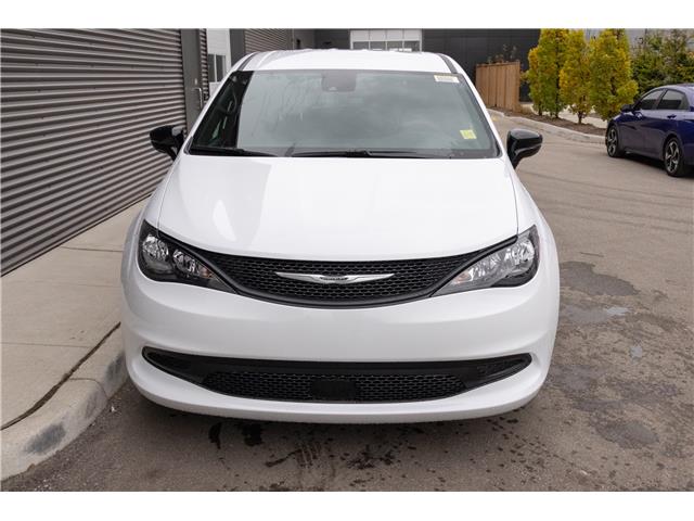 2026 Chrysler Grand Caravan SXT (Stk: 26049) in London - Image 2 of 26