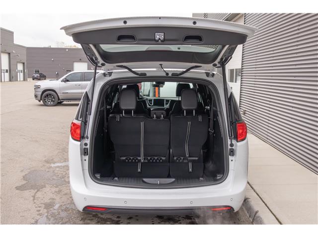 2026 Chrysler Grand Caravan SXT (Stk: 26049) in London - Image 5 of 26