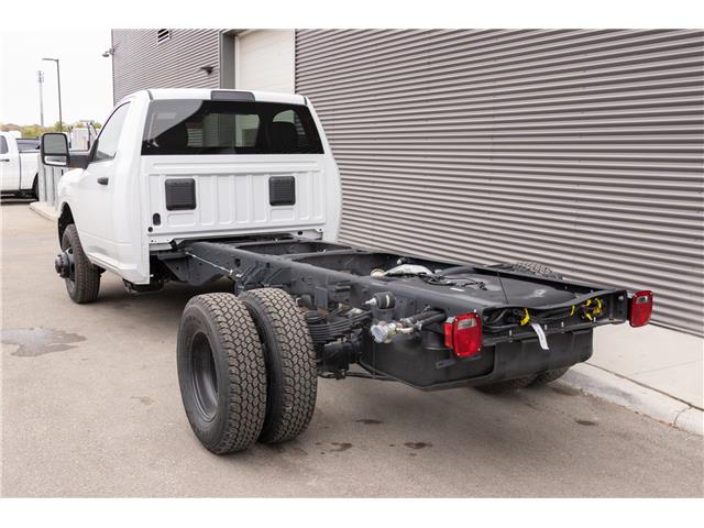 2025 RAM 3500 Chassis Tradesman/Big Horn (Stk: 25440) in London - Image 4 of 15