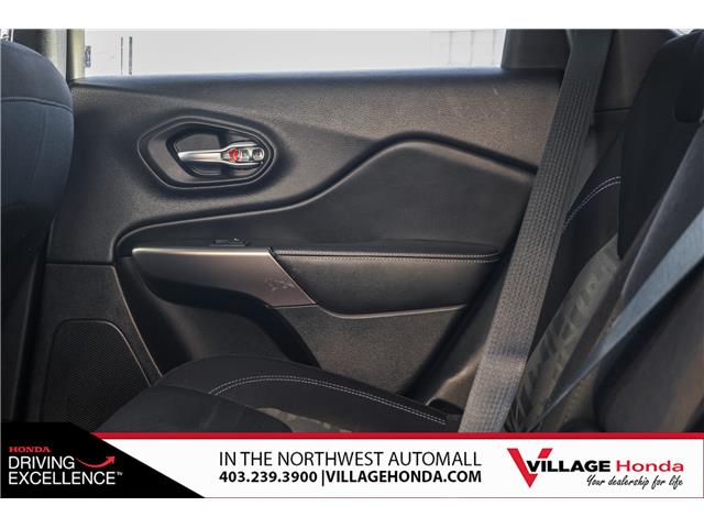 2019 Jeep Cherokee North (Stk: SR0344A) in Calgary - Image 35 of 38