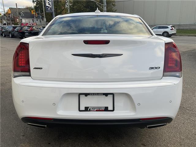 2022 Chrysler 300 Touring L (Stk: 4693) in KITCHENER - Image 6 of 26