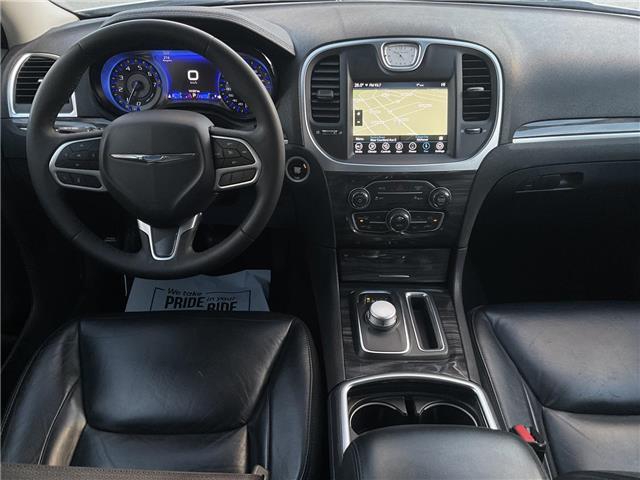 2022 Chrysler 300 Touring L (Stk: 4693) in KITCHENER - Image 11 of 26