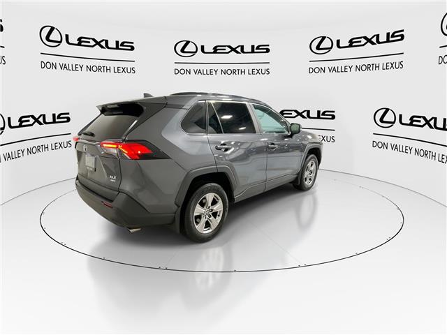 2022 Toyota RAV4 XLE (Stk: 14U6971) in Markham - Image 9 of 30