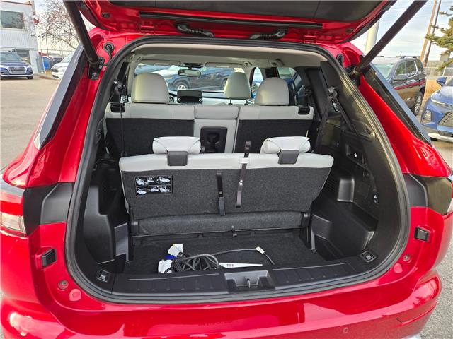 2024 Mitsubishi Outlander Plug-In Hybrid LE (Stk: 8909) in Calgary - Image 9 of 26