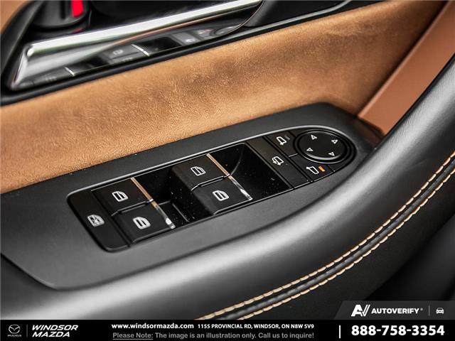 2025 Mazda CX-70 MHEV Signature (Stk: X731791) in Windsor - Image 16 of 25