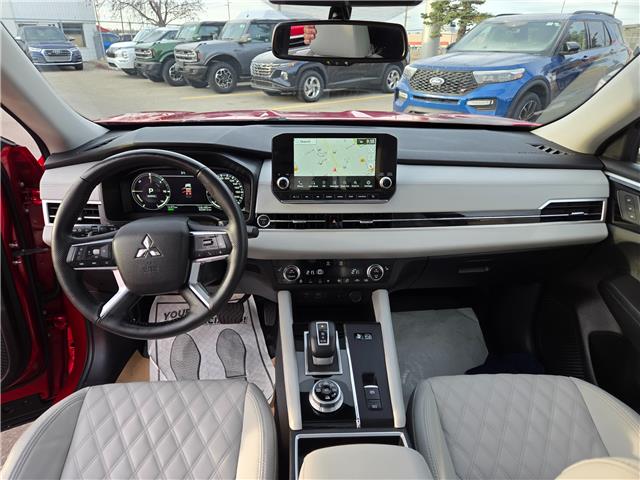 2024 Mitsubishi Outlander Plug-In Hybrid LE (Stk: 8909) in Calgary - Image 14 of 26