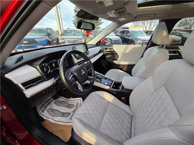 2024 Mitsubishi Outlander Plug-In Hybrid LE (Stk: 8909) in Calgary - Image 17 of 26