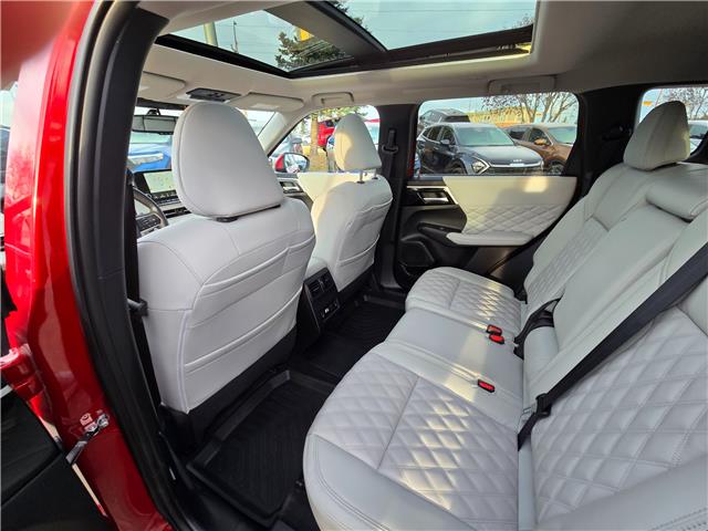 2024 Mitsubishi Outlander Plug-In Hybrid LE (Stk: 8909) in Calgary - Image 19 of 26