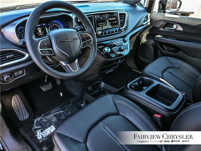 2026 Chrysler Grand Caravan SXT (Stk: TR2536) in Burlington - Image 14 of 33