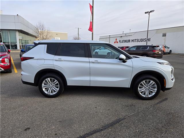 2024 Mitsubishi Outlander ES (Stk: 8903) in Calgary - Image 8 of 24
