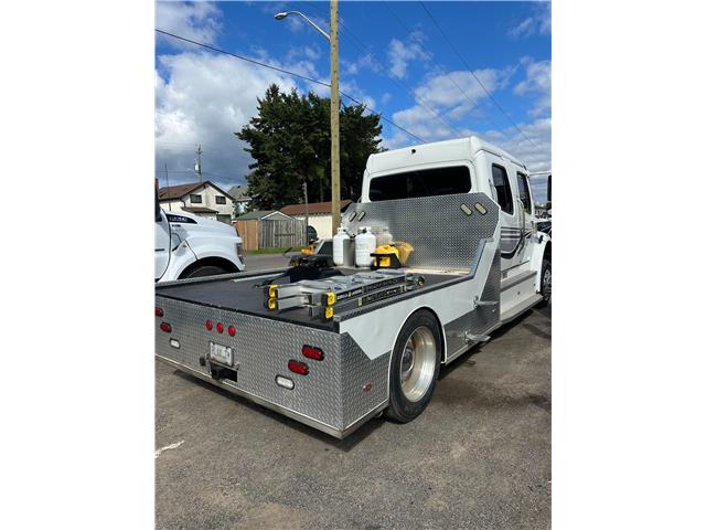 2013 Freightliner  in Thunder Bay - Image 3 of 12
