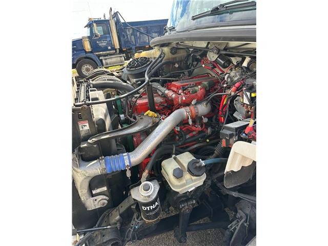 2013 Freightliner  in Thunder Bay - Image 7 of 12