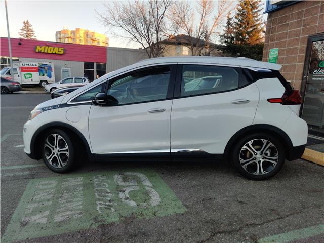 2021 Chevrolet Bolt EV Premier (Stk: R-21CHBWHI1986) in Calgary - Image 2 of 15