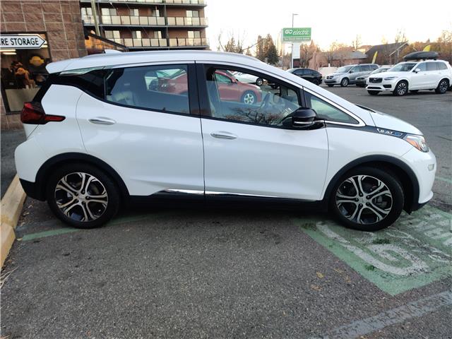 2021 Chevrolet Bolt EV Premier (Stk: R-21CHBWHI1986) in Calgary - Image 6 of 15
