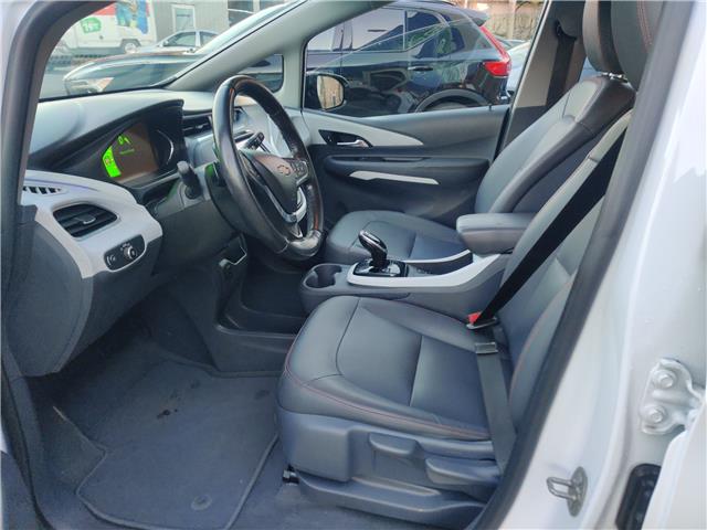 2021 Chevrolet Bolt EV Premier (Stk: R-21CHBWHI1986) in Calgary - Image 10 of 15