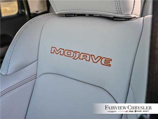 2023 Jeep Gladiator Mojave (Stk: U21388) in Burlington - Image 20 of 33