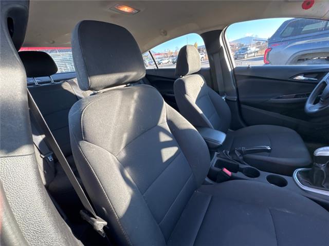 2018 Chevrolet Cruze L Manual (Stk: U537508C) in Cranbrook - Image 4 of 8