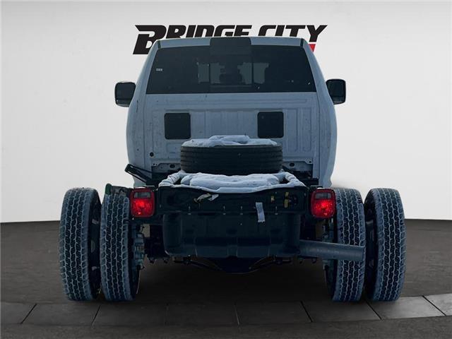 2024 RAM 5500 Chassis Tradesman/SLT/Laramie/Limited (Stk: 36481) in Lethbridge - Image 4 of 8
