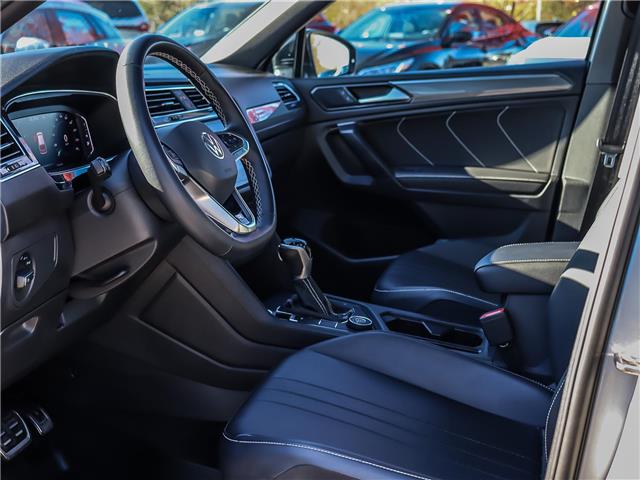 2023 Volkswagen Tiguan Comfortline R-Line Black (Stk: 25490A) in Cobourg - Image 11 of 30
