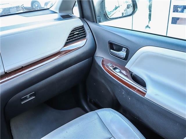 2017 Toyota Sienna  (Stk: HV604A) in Walkerton - Image 17 of 26