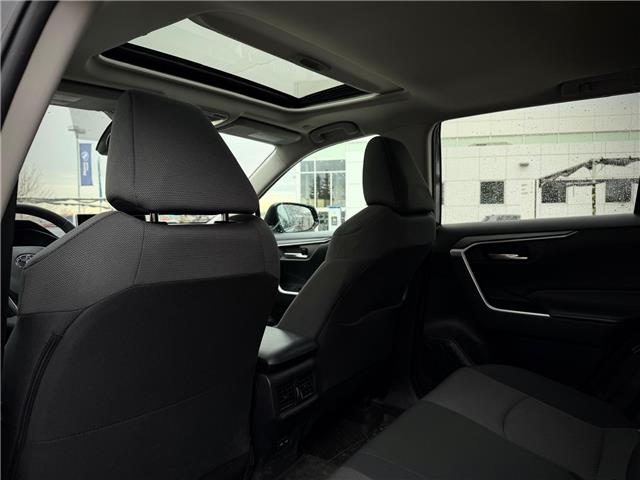 2023 Toyota RAV4 Hybrid XLE (Stk: 260053A) in Calgary - Image 16 of 19