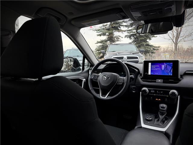 2023 Toyota RAV4 Hybrid XLE (Stk: 260053A) in Calgary - Image 17 of 19