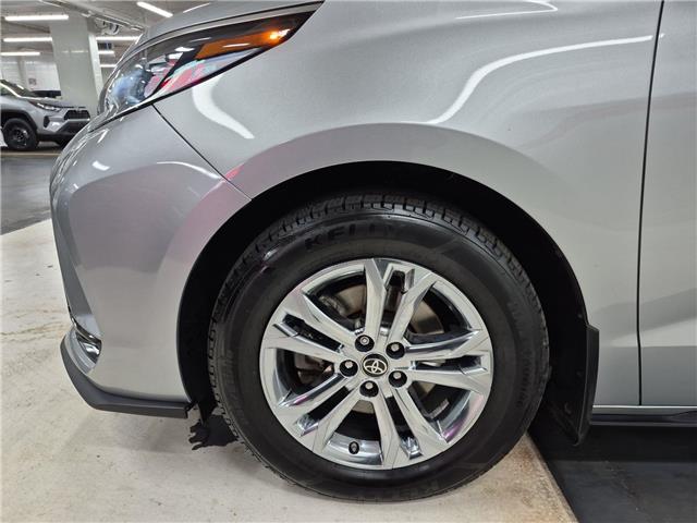 2022 Toyota Sienna XSE 7-Passenger (Stk: 10118802A) in Markham - Image 10 of 36