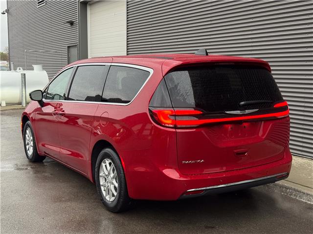 2026 Chrysler Pacifica Select (Stk: 26054) in London - Image 4 of 28