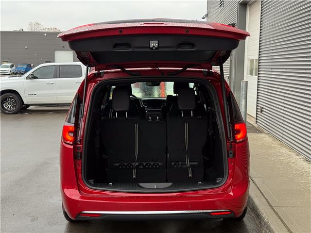 2026 Chrysler Pacifica Select (Stk: 26054) in London - Image 6 of 28