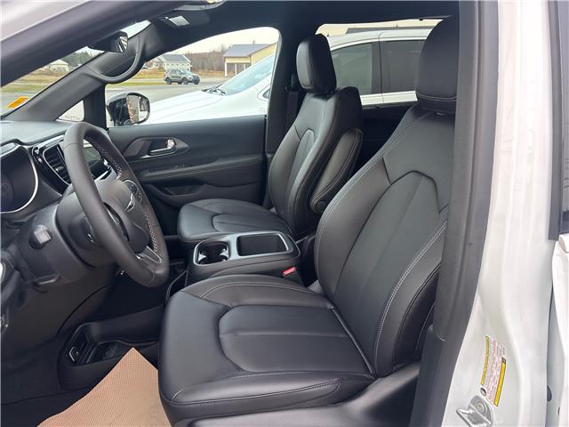 2026 Chrysler Grand Caravan SXT (Stk: 26014) in Oak Bay - Image 5 of 8