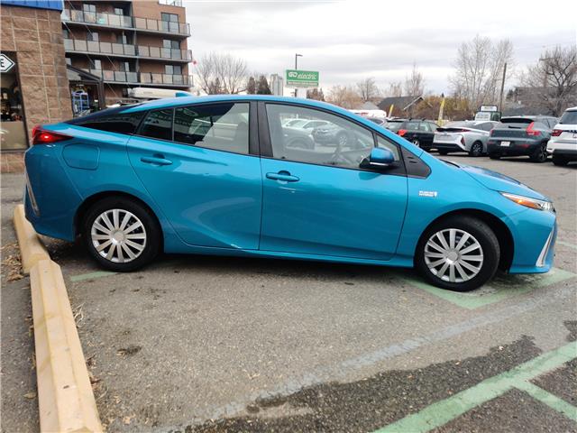 2021 Toyota Prius Prime Base (Stk: R-21TOPBLU5842) in Calgary - Image 6 of 16 2021 Toyota Prius Prime Base (Stk: R-21TOPBLU5842) in Calgary - Image 6 of 16
