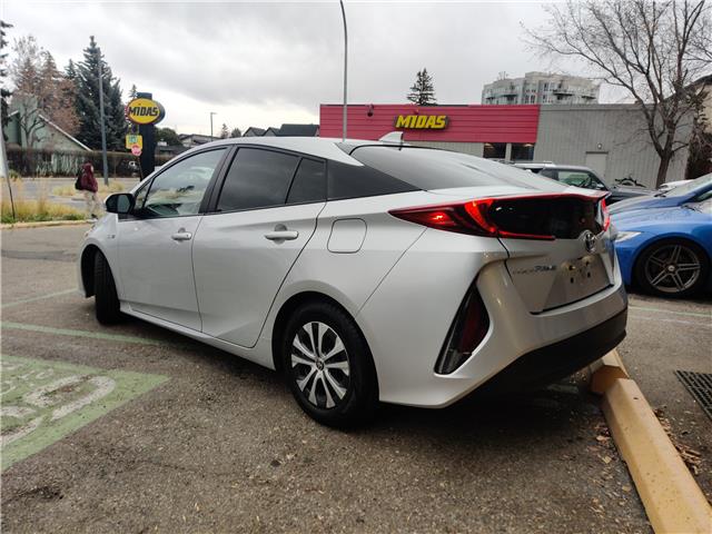 2021 Toyota Prius Prime Base (Stk: R-21TOPSIL3336) in Calgary - Image 3 of 16