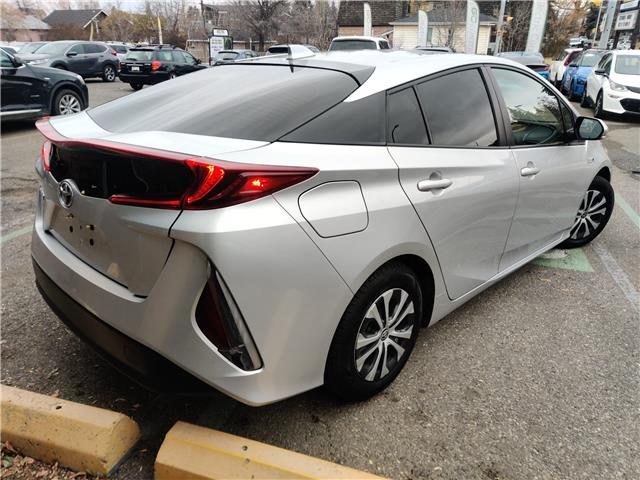 2021 Toyota Prius Prime Base (Stk: R-21TOPSIL3336) in Calgary - Image 5 of 16