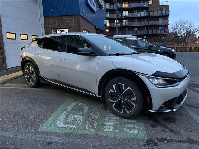 2022 Kia EV6 Long Range (Stk: R-22KIEWHI5632) in Calgary - Image 7 of 16 2022 Kia EV6 Long Range (Stk: R-22KIEWHI5632) in Calgary - Image 7 of 16