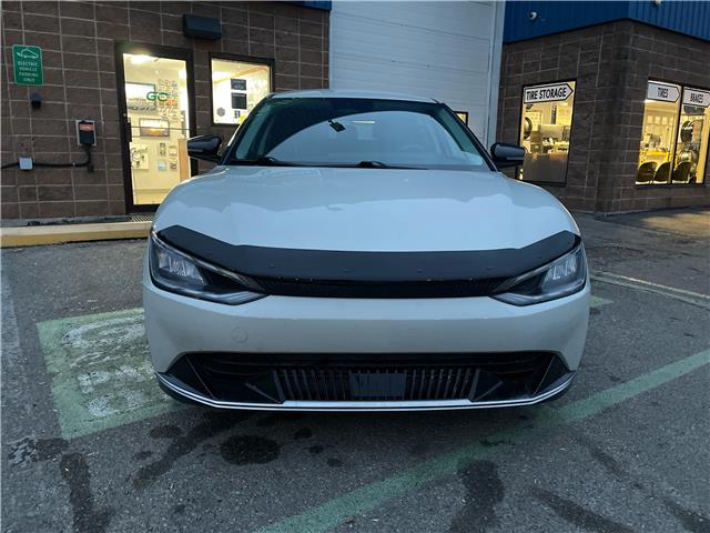 2022 Kia EV6 Long Range (Stk: R-22KIEWHI5632) in Calgary - Image 8 of 16 2022 Kia EV6 Long Range (Stk: R-22KIEWHI5632) in Calgary - Image 8 of 16