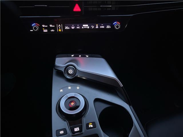 2022 Kia EV6 Long Range (Stk: R-22KIEWHI5632) in Calgary - Image 14 of 16 2022 Kia EV6 Long Range (Stk: R-22KIEWHI5632) in Calgary - Image 14 of 16