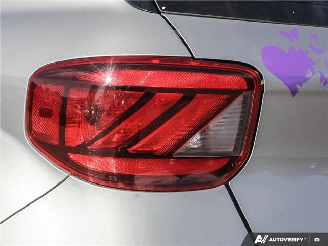 2021 Hyundai Venue Essential w/Two-Tone (Stk: 99388) in London - Image 11 of 25