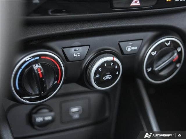 2021 Hyundai Venue Essential w/Two-Tone (Stk: 99388) in London - Image 19 of 25