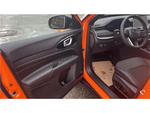 2026 Jeep Compass Trailhawk (Stk: TT020) in Kamloops - Image 10 of 25