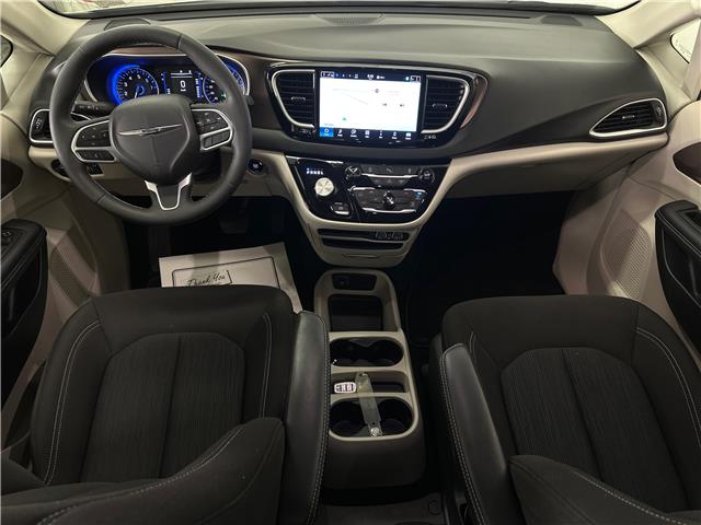 2024 Chrysler Grand Caravan SXT (Stk: 43081J) in Belleville - Image 13 of 31