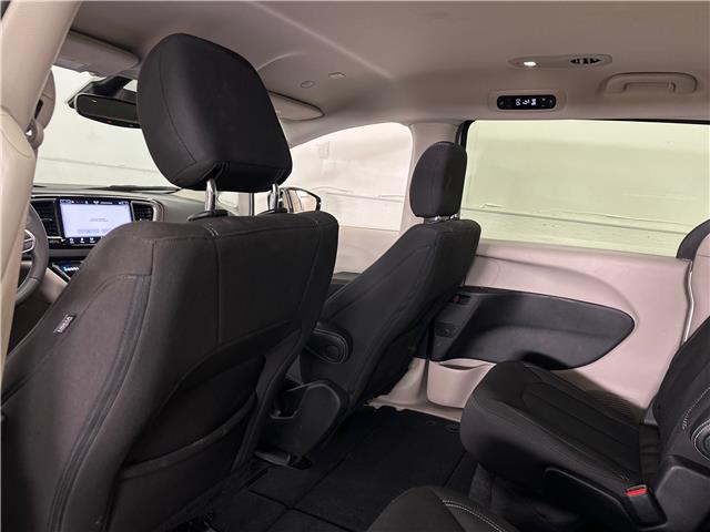 2024 Chrysler Grand Caravan SXT (Stk: 43066J) in Belleville - Image 12 of 27