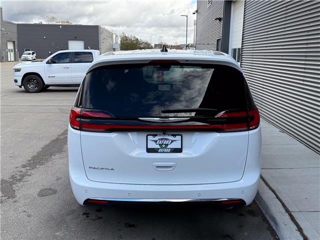 2026 Chrysler Pacifica Select (Stk: 26055) in London - Image 5 of 32