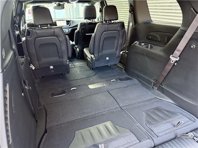 2026 Chrysler Pacifica Select (Stk: 26055) in London - Image 8 of 32