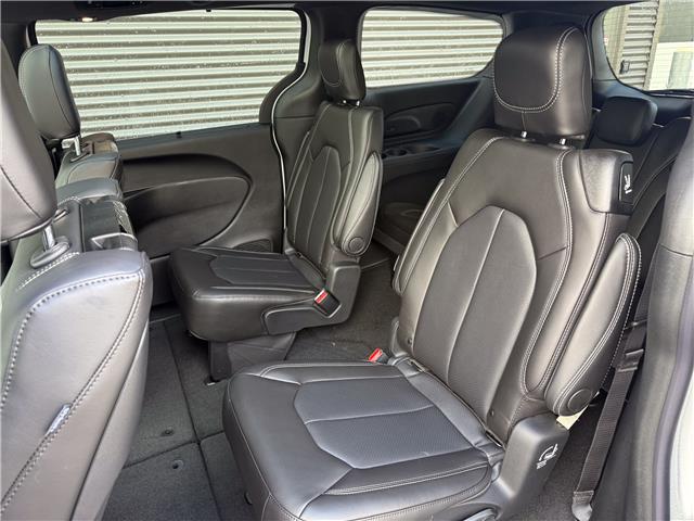 2026 Chrysler Pacifica Select (Stk: 26055) in London - Image 13 of 32